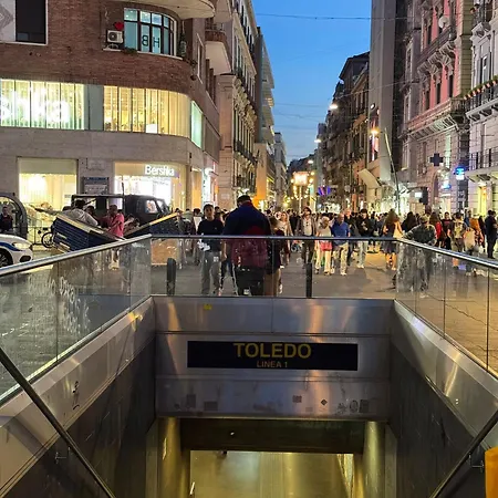 Dele Naples